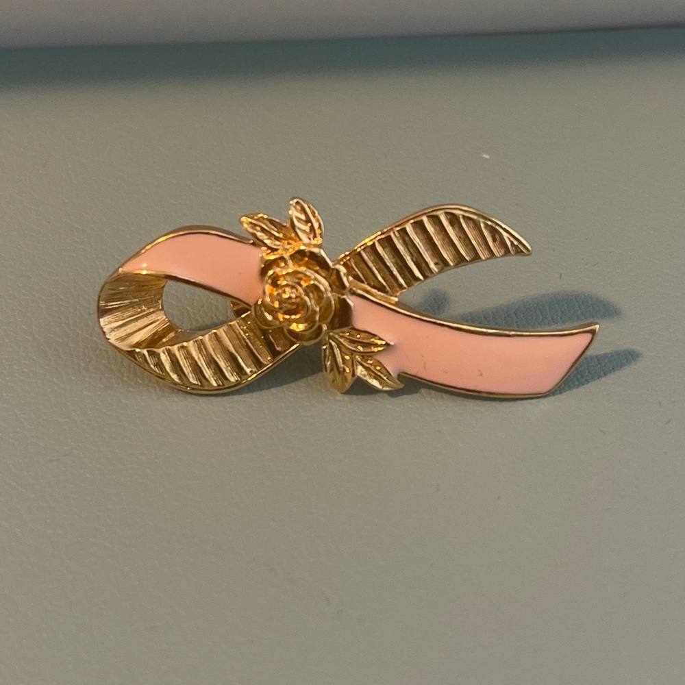Signed Avon Ribbon Pin